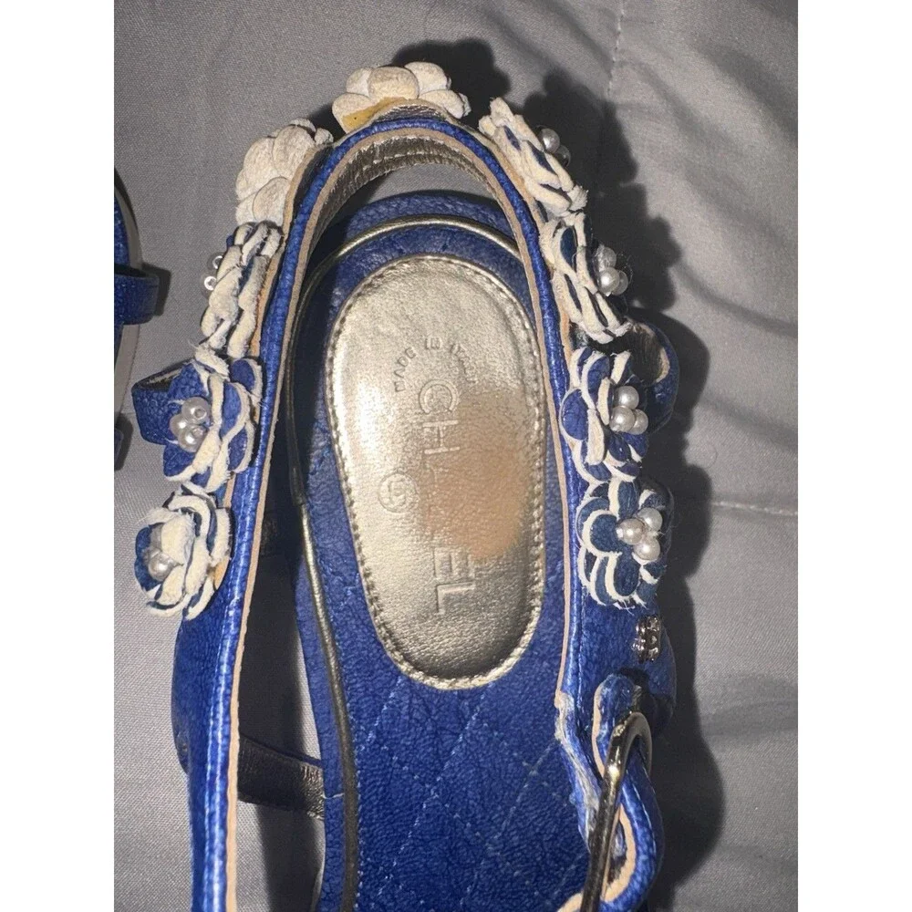 Chanel T Strap Blue Floral Embellished Sandals Sz 39 8.5 US